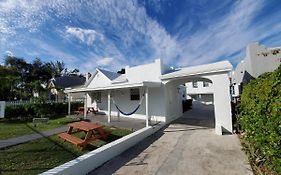 Sunny Apt Near Wynwood, Midtown & Design District